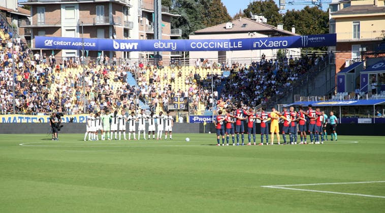 Silent minute for Sandro Mazzola during the Serie A soccer match between Parma and Genoa at the Ennio Tardini Stadium in Parma, north west Italy - September 20, 2026. - Soccer  Copyright: xGiannixSantandrea LaPressex