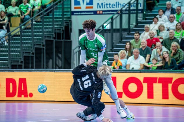 OPEL Handball Bundesliga: HSG Wetzlar vs. VfL Gummersbach, September 20, 2026; Marti Soler (HSG Wetzlar), 23, Bertram Obling, VfL Gummersbach, 16 OPEL Handball Bundesliga HSG Wetzlar vs. VfL Gummersbach, Wetzlar, September 26, 2020 Copyright: xBEAUTIFULxSPORTS Roeczeyx