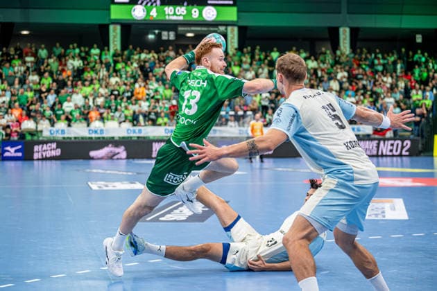 OPEL Handball Bundesliga: HSG Wetzlar vs. VfL Gummersbach, September 26, 2010; Tomas Piroch (HSG Wetzlar), 13, Nikola Roganovic, VfL Gummersbach, 23, Tilen Kodrin, VfL Gummersbach, 5 OPEL Handball Bundesliga HSG Wetzlar vs. VfL Gummersbach, Wetzlar, September 26, 2020 Copyright: xBEAUTIFULxSPORTS Roeczeyx