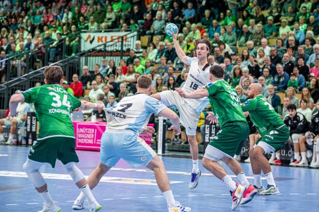 OPEL Handball Bundesliga: HSG Wetzlar vs. VfL Gummersbach, September 26, 2020; Miro Schluroff (VfL Gummersbach), 15; Kristjan Horzen (VfL Gummersbach), 27; Paul Kompenhans, HSG Wetzlar, 34, Josip Simic, HSG Wetzlar, 10, Cyrill Akakpo, HSG Wetzlar, 20, OPEL Handball Bundesliga: HSG Wetzlar vs. VfL Gummersbach, Wetzlar, September 26, 2020 Copyright: xBEAUTIFULxSPORTS Roeczeyx