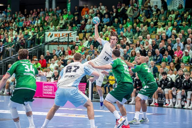 OPEL Handball Bundesliga: HSG Wetzlar vs. VfL Gummersbach, September 26, 2020; Miro Schluroff (VfL Gummersbach), 15; Kristjan Horzen (VfL Gummersbach), 27; Paul Kompenhans, HSG Wetzlar, 34, Josip Simic, HSG Wetzlar, 10, Cyrill Akakpo, HSG Wetzlar, 20, OPEL Handball Bundesliga: HSG Wetzlar vs. VfL Gummersbach, Wetzlar, September 26, 2020 Copyright: xBEAUTIFULxSPORTS Roeczeyx