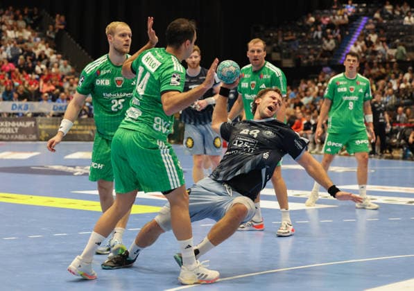 From left: Aitor Arino, Füchse Berlin 14; Matthes Langhoff, Füchse Berlin 25; Tom Bergner, Bergischer HC 28; Max Darj, Füchse Berlin 05; Frederik Simak, Füchse Berlin 09 GER, Bergischer HC vs. Füchse Berlin, Handball, Opel Handball Bundesliga, Matchday 5, 2026–2027 Season, September 20, 2026 GER, Bergischer HC vs. Füchse Berlin, Handball, Opel Handball Bundesliga, Matchday 5, 2026–2027 season, September 20, 2026 Düsseldorf Copyright: xEibner-Pressefoto ThomasxStoeckex EP_TSR