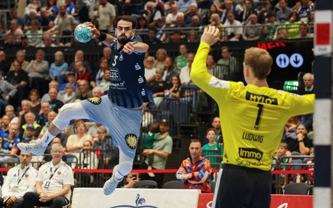 L to R: Gabriel da Rocha Viana (Bergischer HC 03), Lasse Ludwig (Füchse Berlin 01), GER, Bergischer HC vs. Füchse Berlin, Handball, Opel Handball Bundesliga, Matchday 5, 2026–2027 Season, September 20, 2026 GER, Bergischer HC vs. Füchse Berlin, Handball, Opel Handball Bundesliga, Matchday 5, 2026–2027 season, September 20, 2026 Düsseldorf Copyright: xEibner-Pressefoto ThomasxStoeckex EP_TSR