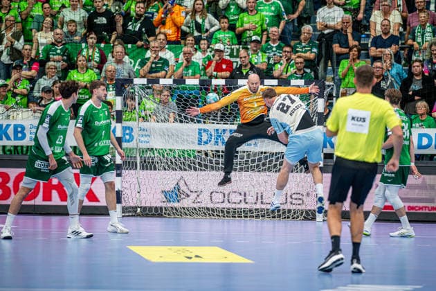 OPEL Handball Bundesliga: HSG Wetzlar vs. VfL Gummersbach, September 26, 2020; Bart Ravensbergen (HSG Wetzlar), 1, Kristjan Horzen VfL Gummersbach, 27, Dominik Mappes HSG Wetzlar, 7, Marti Soler HSG Wetzlar, 23 OPEL Handball Bundesliga HSG Wetzlar vs. VfL Gummersbach Wetzlar, September 26, 2020 Copyright: xBEAUTIFULxSPORTS Roeczeyx