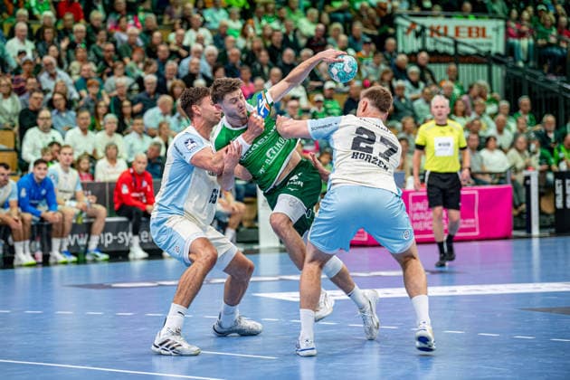 OPEL Handball Bundesliga: HSG Wetzlar vs. VfL Gummersbach, September 26, 2009; Niklas Theiß (HSG Wetzlar), 9; Kristjan Horzen (VfL Gummersbach), 27, ätefan Zeman VfL Gummersbach, 66 OPEL Handball Bundesliga HSG Wetzlar vs. VfL Gummersbach, Wetzlar, September 26, 2009 Copyright: xBEAUTIFULxSPORTS Roeczeyx