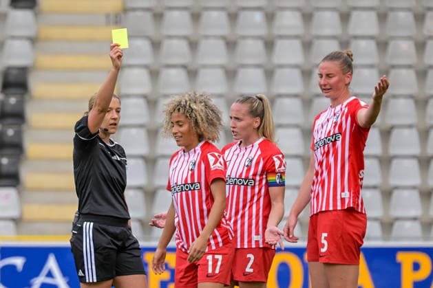 Referee Karoline Wacker shows Amira Arfaoui (SC Freiburg Women, 17) a yellow card alongside Lisa Karl (SC Freiburg Women, 02), Julia Stierli (SC Freiburg Women, 05 GER), SC Freiburg vs. Bayer 04 Leverkusen, Women’s Soccer, Bundesliga, Matchday 5, 2026–2027 season, September 20, 2026 DFB regulations prohibit any use of photographs as image sequences and or quasi-video GER, SC Freiburg vs. Bayer 04 Leverkusen, Women’s Soccer, Bundesliga, Matchday 5, 2026–2027 Season, September 20, 2026, Freiburg Copyright: xEibner-Pressefotox EP_THS