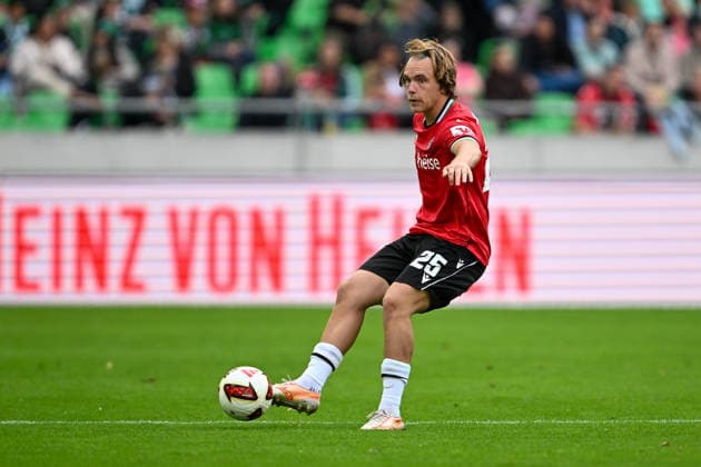 2. Bundesliga: Hannover 96 vs. VfL Bochum on September 20, 2026, at the HDI Arena in Hannover; Lars Gindorf, Hannover am Ball MT