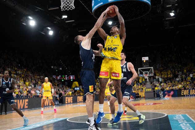 September 20, 2026, GER, Basketball, Bundesliga 1 Matchday, 2026–2027 Season, Oldenburg, EWE Arena, EWE Baskets Oldenburg vs. Syntainics MBC Demajeo WIGGINS EWE Baskets Oldenburg 2 Borisa SIMANIC Syntainics MBC 22 Oldenburg EWE Arena Lower Saxony Germany Copyright: xnordphotoxGmbHx xRojahnx