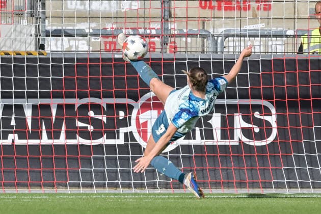 Claudia Wenger, Bayer 04 Leverkusen Women, 05 saves the ball in front of the goal (GER), SC Freiburg vs. Bayer 04 Leverkusen, Women’s Soccer, Bundesliga, Matchday 5, 2026–2027 Season, September 20, 2026 DFB regulations prohibit any use of photographs as image sequences and or quasi-video GER, SC Freiburg vs. Bayer 04 Leverkusen, Women’s Soccer, Bundesliga, Matchday 5, 2026–2027 Season, September 20, 2026, Freiburg Copyright: xEibner-Pressefotox EP_THS