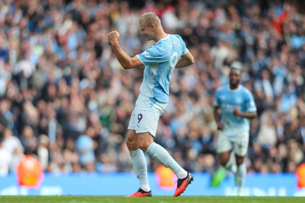 Manchester City v Sunderland, Premier League Erling Haaland Of Manchester City scores a GOAL 5-3 and celebrates during the Manchester City v Sunderland Premier League match at the Etihad Stadium, Manchester, England on 20 September 2026 Credit: Lee Keuneke Every Second Media Editorial use only. All images are copyright Every Second Media Limited. No images may be reproduced without prior permission. All rights reserved. Premier League and Football League images are subject to licensing agreements with Football DataCo Limited. see https: www.football-dataco.com Copyright: xIMAGO EveryxSecondxMediax ESM-2181-0065 LeexKeunekex xEveryxSecondxMediax