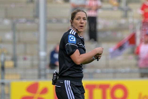 Karoline Wacker, Referee (GER), SC Freiburg vs. Bayer 04 Leverkusen, Women s Soccer, Bundesliga, Matchday 5, 2026–2027 Season, September 20, 2026 DFB regulations prohibit any use of photographs as image sequences and or quasi-video GER, SC Freiburg vs. Bayer 04 Leverkusen, Women’s Soccer, Bundesliga, Matchday 5, 2026–2027 Season, September 20, 2026, Freiburg Copyright: xEibner-Pressefotox EP_THS