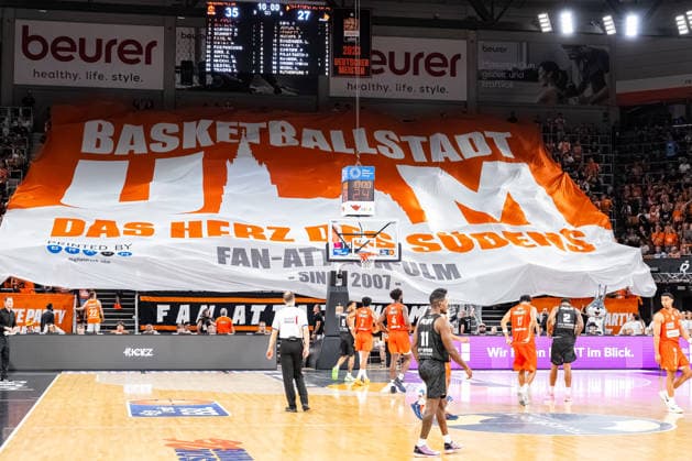 easyCredit BBL Ratiopharm Ulm vs. MHP RIESEN Ludwigsburg September 20, 2026, Ulm, GERMANY September 20, 2026 A choreographed display by Ulm fans during halftime of the game between Ratiopharm Ulm and MHP RIESEN Ludwigsburg on Game Day 1 of the easyCredit BBL at the ratiopharm Arena Ulm Copyright: xBEAUTIFULxSPORTS Steinx