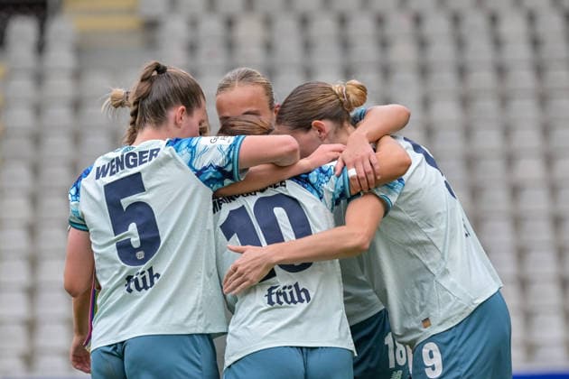 Celebration following the goal that made the score 1–2 by Estrella Merino, Bayer 04 Leverkusen Women, 10 GER, SC Freiburg vs. Bayer 04 Leverkusen, Women s Soccer, Bundesliga, Matchday 5, 2026–2027 Season, September 20, 2026 DFB regulations prohibit any use of photographs as image sequences and or quasi-video GER, SC Freiburg vs. Bayer 04 Leverkusen, Women’s Soccer, Bundesliga, Matchday 5, 2026–2027 Season, September 20, 2026, Freiburg Copyright: xEibner-Pressefotox EP_THS