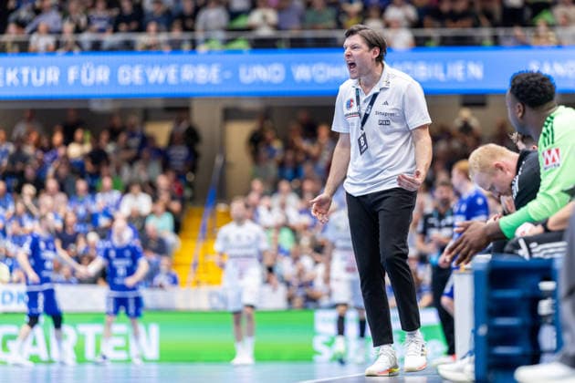Johannes Sellin, HC Erlangen Coach, Reacts with Annoyance GER, TBV Lemgo Lippe vs. HC Erlangen, Handball, 1st Bundesliga, Matchday 5, 2026–2027 Season, September 20, 2026, GER, TBV Lemgo Lippe vs. HC Erlangen, Handball, 1st Bundesliga, Matchday 5, 2026–2027 Season, September 20, 2026, Lemgo Copyright: xEibner-Pressefoto JanxRollingerx EP_JSK