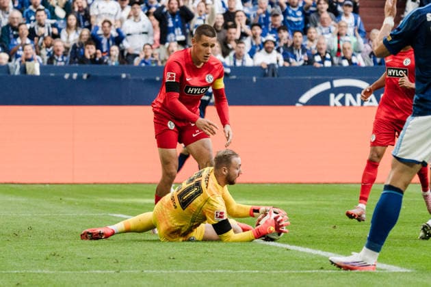 Germany Bundesliga 1 2026–2027, Matchday 4: FC Schalke 04 vs. SV Elversberg, September 20, 2026, Veltins Arena, Gelsenkirchen, North Rhine-Westphalia; Nicolas Kristof (Elversberg), 20; Lukas Pinckert (Elversberg), 19 Copyright: xCelinaxLeiersx