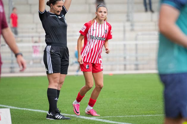 Soccer, Google Pixel Women s Bundesliga, Matchday 5, 2026–2027, SC Freiburg vs. Bayer 04 Leverkusen, September 20, 2026, Dreisamstadion, Freiburg, Borbala Vincze (SC Freiburg), 29 Freiburg, Dreisamstadion, Baden-Württemberg, Germany Copyright: xFINLEYxMÖRCHx
