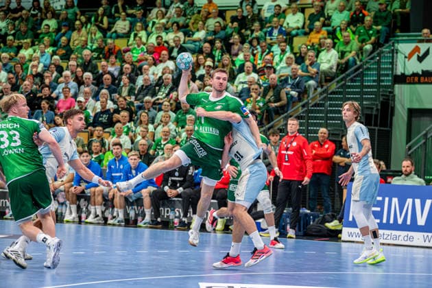 OPEL Handball Bundesliga: HSG Wetzlar vs. VfL Gummersbach, September 26, 2020 – Dominik Mappes (HSG Wetzlar), 7; Kay Smits (VfL Gummersbach), 31, Mathis Häseler (VfL Gummersbach), 11, Georg Löwen (HSG Wetzlar), 33, OPEL Handball Bundesliga: HSG Wetzlar vs. VfL Gummersbach, Wetzlar, September 26, 2020 Copyright: xBEAUTIFULxSPORTS Roeczeyx