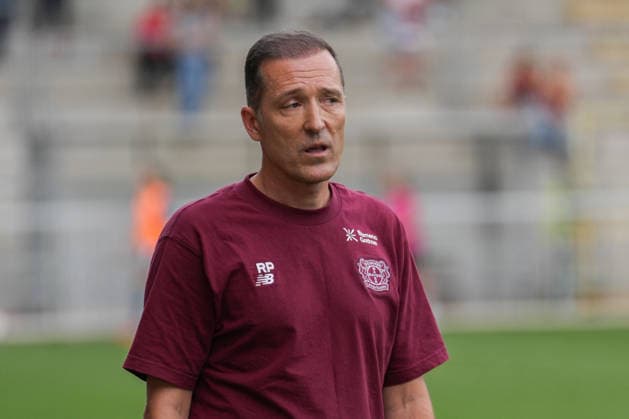 Google Pixel Women s Bundesliga: SC Freiburg vs. Bayer 04 Leverkusen, September 20, 2026; Roberto Pätzold, Bayer 04 Leverkusen, Coach; Google Pixel Women s Bundesliga: SC Freiburg vs. Bayer 04 Leverkusen, Dreisamstadion, September 20, 2026 DFB and DFL regulations prohibit any use of photographs as image sequences and or quasi-video. Copyright: xBEAUTIFULxSPORTS Boscox