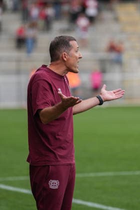 Google Pixel Women s Bundesliga: SC Freiburg vs. Bayer 04 Leverkusen, September 20, 2026; Roberto Pätzold, Bayer 04 Leverkusen, Coach; Google Pixel Women s Bundesliga: SC Freiburg vs. Bayer 04 Leverkusen, Dreisamstadion, September 20, 2026 DFB and DFL regulations prohibit any use of photographs as image sequences and or quasi-video. Copyright: xBEAUTIFULxSPORTS Boscox