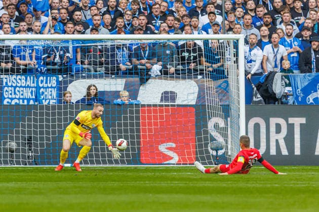 Goalkeeper Nicolas Kristof of SV 07 Elversberg in action, on the ball, making a solo play during the Bundesliga 1 match between FC Schalke 04 and SV Elversberg, at Veltins Arena on September 20, 2026, in Gelsenkirchen, Germany. Photo by Mario Hommes, DeFodi Images. Goalkeeper Nicolas Kristof of SV 07 Elversberg controls the ball during the Bundesliga match between FC Schalke 04 and SV Elversberg at Veltins Arena on September 20, 2026 in Gelsenkirchen, Germany. Photo by Mario Hommes, DeFodi Images. DFB and DFL regulations prohibit any use of photographs as image sequences and or quasi-video. Photo by Mario Hommes, DeFodi Images