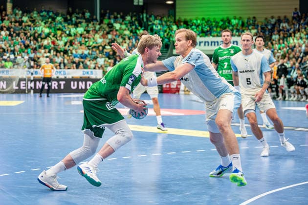 OPEL Handball Bundesliga: HSG Wetzlar vs. VfL Gummersbach, September 26, 2009; Tristan Kirschner (HSG Wetzlar), 5; Ellidi Vidarsson (VfL Gummersbach), 4, Tilen Kodrin, VfL Gummersbach, 5 OPEL Handball Bundesliga: HSG Wetzlar vs. VfL Gummersbach, Wetzlar, September 26, 2020 Copyright: xBEAUTIFULxSPORTS Roeczeyx