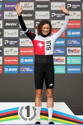 2026 UCI Road World Championships Picture by Alex Whitehead SWpix.com - 20 09 2026 - Cycling - 2026 UCI Road World Championships - MontrÃ al, Canada - Women Elite Individual Time Trial (ITT) - Marlen Reusser (Switzerland) on the podium receiving the Gold Medal to become World Champion MontrÃ al Avenue du Parc Canada Copyright: x xSWpix.comx(t axPhotographyxHubxLtd)xAlexxWhitehead SWpix.comx SWP-3521-0226