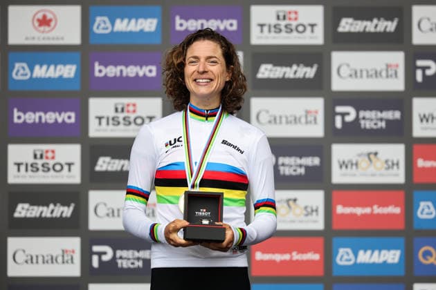 2026 UCI Road World Championships Picture by Alex Whitehead SWpix.com - 20 09 2026 - Cycling - 2026 UCI Road World Championships - MontrÃ al, Canada - Women Elite Individual Time Trial (ITT) - Marlen Reusser (Switzerland) receives the Tissot Watch on the podium after becoming World Champion MontrÃ al Avenue du Parc Canada Copyright: x xSWpix.comx(t axPhotographyxHubxLtd)xAlexxWhitehead SWpix.comx SWP-3521-0237