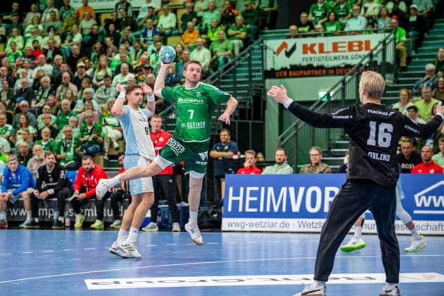 OPEL Handball Bundesliga: HSG Wetzlar vs. VfL Gummersbach, September 26, 2020; Dominik Mappes (HSG Wetzlar), 7; ätefan Zeman (VfL Gummersbach), 66, Bertram Obling (VfL Gummersbach), 16 OPEL Handball Bundesliga HSG Wetzlar vs. VfL Gummersbach, Wetzlar, September 26, 2020 Copyright: xBEAUTIFULxSPORTS Roeczeyx
