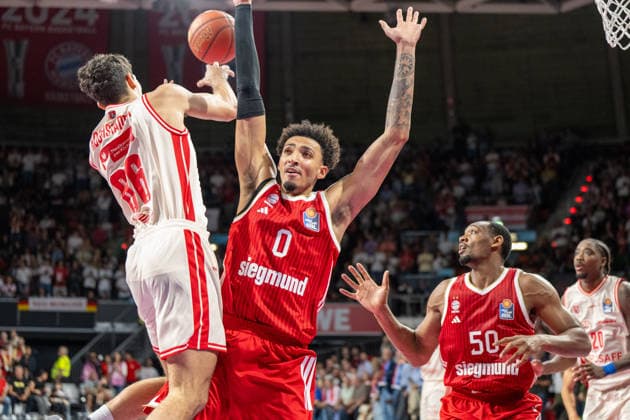 Yuval Hochstaedter 66 BMA365 Bamberg Baskets, Miles Norris 0 FC Bayern Basketball, FC Bayern Basketball BMA365 Bamberg Baskets, BBL, Matchday 1, September 20, 2026, Munich, Bavaria, Germany Copyright: xkolbert-press UlrichxGamelx