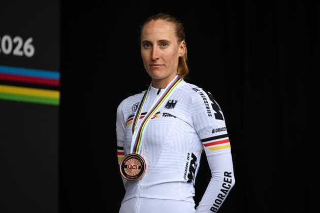 2026 UCI Road World Championships Picture by Zac Williams SWpix.com - 20 09 2026 - Cycling - 2026 UCI Road World Championships - MontrÃ al, Canada - Women Elite Individual Time Trial (ITT) Podium - Franziska Koch (Germany) receiving the Bronze Medal Copyright: x xSWpix.comx(t axPhotographyxHubxLtd)xZacxWilliams SWpix.comx SWP-3521-0249