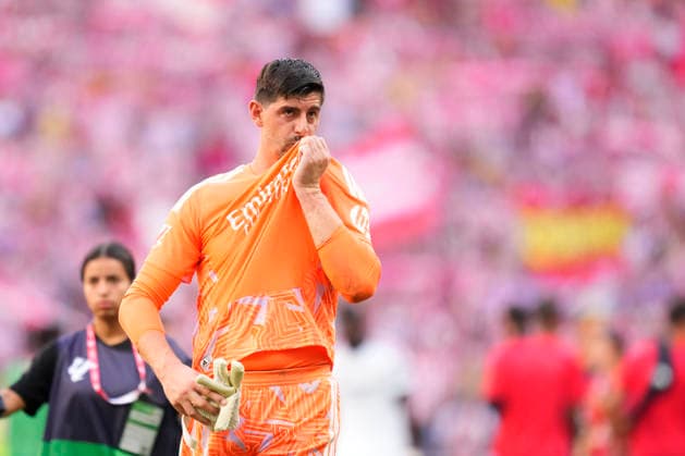Atletico de Madrid v Real Madrid - LaLiga EA Sports 2026 27 Thibaut Courtois goalkeeper of Real Madrid and Belgium greets after the LaLiga EA Sports 2026 27 match between Atletico de Madrid and Real Madrid at Riyadh Air Metropolitano on September 20, 2026 in Madrid, Spain. Madrid Spain  Copyright: xJosexBretonx originalFilename:bretonhernandez-atletico260920_np0yr.jpg