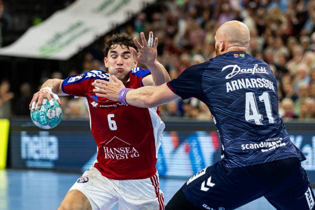 Opel HBL SG Flensburg Handewitt vs. Handball Club Hamburg, September 20, 2026: Elias Kofler (No. 06), Handball Club Hamburg, vs. Arnar Freyr Arnarsson (No. 41), SG Flensburg Handewitt Opel HBL SG Flensburg Handewitt vs. Handball Club Hamburg, GGW Arena on September 26, 2020 Copyright: xBEAUTIFULxSPORTS MarioxM.xKobergx