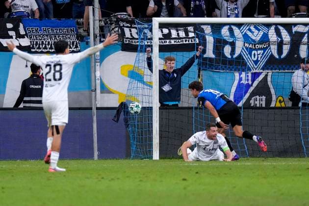 Goal scorer Francisco Mascarenhas Masca, SV Waldhof, 11, scores the goal to make it 2–0; goal, scoring, highlight, action, play, game scene, September 20, 2026, Mannheim, Germany, soccer, 3. Liga, SV Waldhof Mannheim vs. SC Preußen Münster, DFB and DFL regulations prohibit any use of photographs as image sequences and or quasi-video xozx