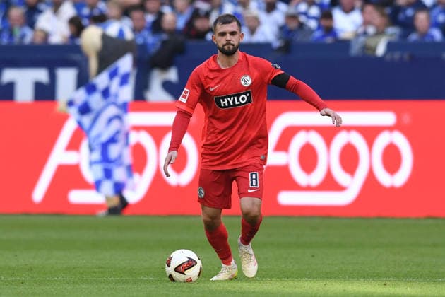 Soccer, Bundesliga 1, Matchday 4: FC Schalke 04 vs. SV Elversberg on September 20, 2026, at the Veltins Arena in Gelsenkirchen. Lukasz Poreba, Elversberg. DFL regulations prohibit any use of photographs as image sequences and or quasi-video. xRx