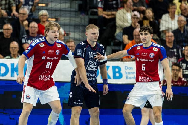 Opel HBL SG Flensburg Handewitt vs. Handball Club Hamburg, September 20, 2026. Battle in the circle: Martin Hovde (No. 81), Handball Club Hamburg; Emil Bergholt (No. 14); SG Flensburg Handewitt, Elias Kofler No. 06, Handball Club Hamburg Opel HBL SG Flensburg Handewitt vs. Handball Club Hamburg, GGW Arena on September 26, 2020 Copyright: xBEAUTIFULxSPORTS MarioxM.xKobergx