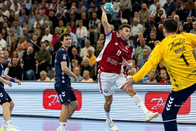 Opel HBL SG Flensburg Handewitt vs. Handball Club Hamburg, September 26, 2020: Nicolaj Jorgensen (No. 11) of Handball Club Hamburg on the attack. Opel HBL SG Flensburg Handewitt vs. Handball Club Hamburg, GGW Arena, September 26, 2020 Copyright: xBEAUTIFULxSPORTS MarioxM.xKobergx