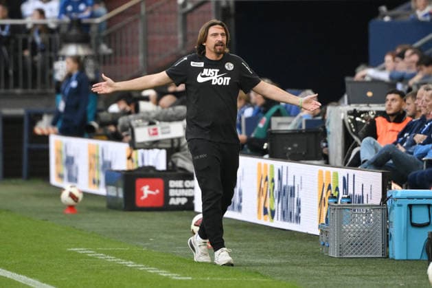 Coach Vincent Wagner, SV Elversberg, September 20, 2026, Soccer, Bundesliga 1, 2026–2027 season, Matchday 4, FC Schalke 04 vs. SV Elversberg. DFL regulations prohibit any use of photographs as image sequences and or quasi-video. Gelsenkirchen, Veltins Arena, North Rhine-Westphalia, Germany Team2