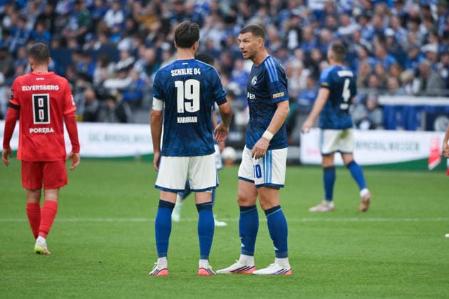 Edin Dzeko, FC Schalke 04; Kenan Karaman, FC Schalke 04; September 20, 2026; Soccer, Bundesliga 1; 2026–2027 season; Matchday 4, FC Schalke 04 vs. SV Elversberg. DFL regulations prohibit any use of photographs as image sequences and or quasi-video. Gelsenkirchen, Veltins Arena, North Rhine-Westphalia, Germany Team2