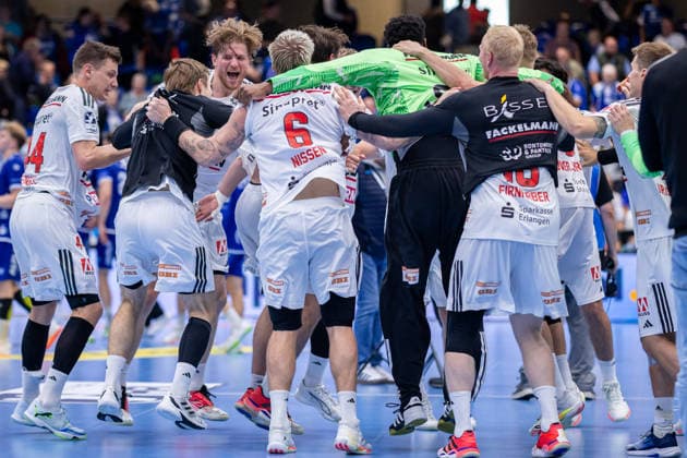 The HC Erlangen players celebrate after their 28–33 victory in the match between GER, TBV Lemgo Lippe and HC Erlangen, handball, 1st Bundesliga, Matchday 5, 2026–2027 season, September 20, 2026, GER, TBV Lemgo Lippe vs. HC Erlangen, Handball, 1st Bundesliga, Matchday 5, 2026–2027 season, September 20, 2026, Lemgo Copyright: xEibner-Pressefoto JanxRollingerx EP_JSK