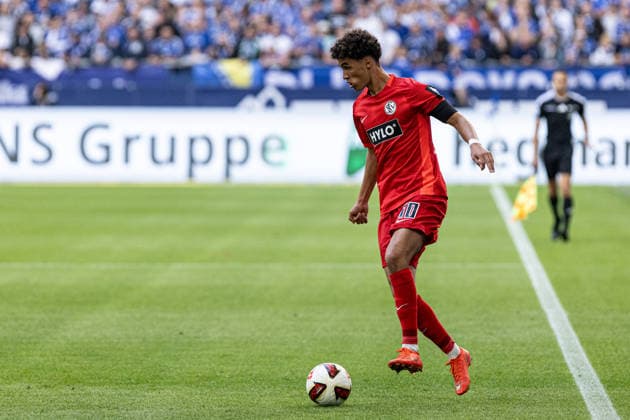 1 Bundesliga FC Schalke 04 vs. SV Elversberg September 20, 2026 Noah Darvich SV Elversberg, 10 1 German Bundesliga Matchday 4 FC Schalke 04 vs. SV Elversberg Veltins Arena, Gelsenkirchen, September 20, 2026 DFL regulations prohibit any use of photographs as image sequences and or quasi-video Copyright: xBEAUTIFULxSPORTS Buriakovx