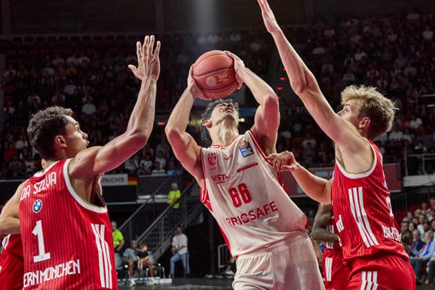 German Basketball Bundesliga (BBL), FC Bayern Munich Basketball vs. BMA365 Bamberg Baskets, Munich FC Bayern Basketball, Bamberg Baskets MBA365, September 20, 2026, at BMW Park in Munich, Yuval Hochstatter (BMA365 Bamberg Baskets), Small Forward (SF), No. 66 (BAM66), Tobias JENSEN, FC Bayern Basketball, Point Guard (PG), No. 8 (FCBB8), Oscar DA SILVA, FC Bayern Basketball, Power Forward (PF), No. 1 (FCBB1), Sportworld Munich, BMW Park, Bayern, Germany