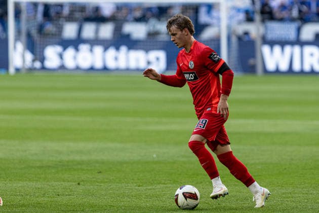 1 Bundesliga FC Schalke 04 vs. SV Elversberg September 20, 2026 Cole Campbell, SV Elversberg, September 39, 2026, Bundesliga Matchday 4: FC Schalke 04 vs. SV Elversberg at Veltins Arena, Gelsenkirchen. DFL regulations prohibit any use of photographs as image sequences and or quasi-video. Copyright: xBEAUTIFULxSPORTS Buriakovx