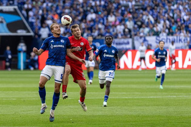 1 Bundesliga FC Schalke 04 vs. SV Elversberg September 20, 2026 Timo Becker FC Schalke 04, 5, Lasse Günther SV Elversberg, 21 1 German Bundesliga Matchday 4 FC Schalke 04 SV Elversberg Veltins Arena, Gelsenkirchen September 20, 2026 DFL regulations prohibit any use of photographs as image sequences and or quasi-video Copyright: xBEAUTIFULxSPORTS Buriakovx