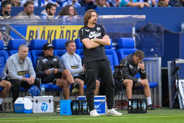 Soccer, Bundesliga 1, 20260920, FC Schalke 04 vs. SC 07 Elversberg. Pictured: Elversberg coach Vincent WAGNER. Gelsenkirchen, Veltins Arena, North Rhine-Westphalia, Germany Copyright: Passion2Press MarkusxFischerx