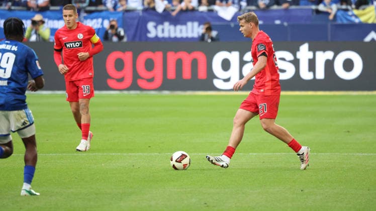 September 20, 2026, xrekx, Soccer, Bundesliga 1, FC Schalke 04 vs. SV Elversberg, Lasse Günther, SV 07 Elversberg. DFL and DFB regulations prohibit any use of photographs as image sequences and or quasi-video. Gelsenkirchen