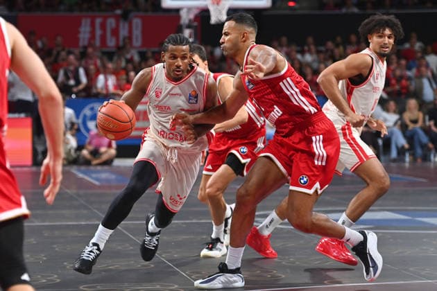 Jordan WRIGHT BA, Action, One-on-One Against Johannes THIEMANN, FCB Basketball BBL, 2026–2027 Season, FC Bayern Munich vs. Bamberg Baskets on September 20, 2026, BMW Park