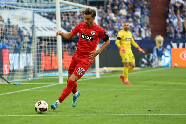 Lukas Petkov of SV 07 Elversberg during the 2026–27 Bundesliga 1 match between FC Schalke 04 and SV Elversberg. Copyright Thomas Pakusch Copyright: Thomas Pakusch