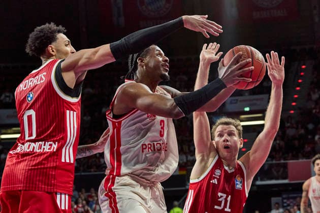 German Basketball Bundesliga (BBL), FC Bayern Munich Basketball vs. BMA365 Bamberg Baskets, Munich FC Bayern Basketball, Bamberg Baskets MBA365, September 20, 2026, at BMW Park in Munich NORRIS Miles FC Bayern Basketball Power Forward PF No. 0 FCBB0, WRIGHT Jordan BMA365 Bamberg BASKETS Shooting Guard SG No. 3 BAM3, Rokas JOKUBAITIS, FC Bayern Basketball, Point Guard (PG) No. 31, FCBB31, Sportworld Munich, BMW Park, Bavaria, Germany
