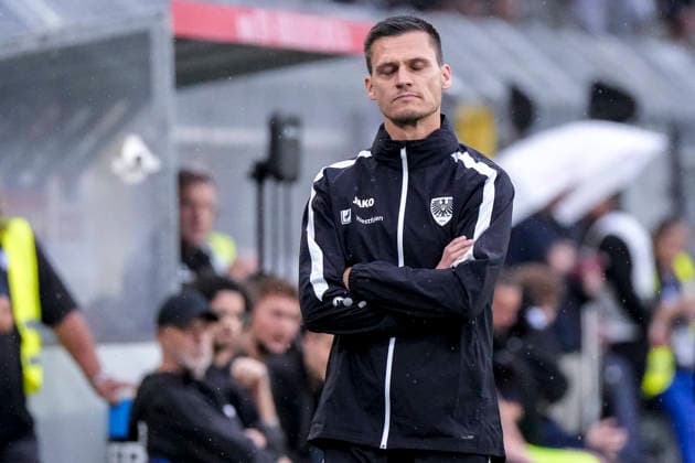 Thomas Wörle, Tom Wörle, Coach, Head Coach, Münster, single image, single photo, action, looking disappointed, disappointment, frustration, pessimistic, September 20, 2026, Mannheim, Germany, soccer, 3rd Division, SV Waldhof Mannheim vs. SC Preußen Münster, DFB and DFL regulations prohibit any use of photographs as image sequences and or quasi-video xozx