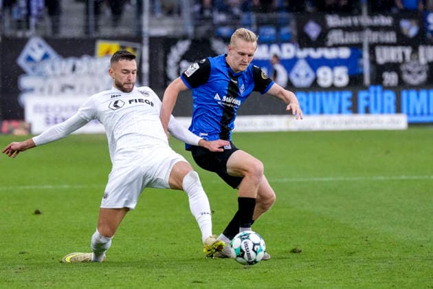 From left: Felix Higl (Münster), 33, Julian Rieckmann (SV Waldhof), 21, tackle, game scene, duel, tackle, tackling, dynamic, action, 20 09 2026, Mannheim, Germany, soccer, 3. Liga, SV Waldhof Mannheim vs. SC Preußen Münster, DFB and DFL regulations prohibit any use of photographs as image sequences and or quasi-video xozx